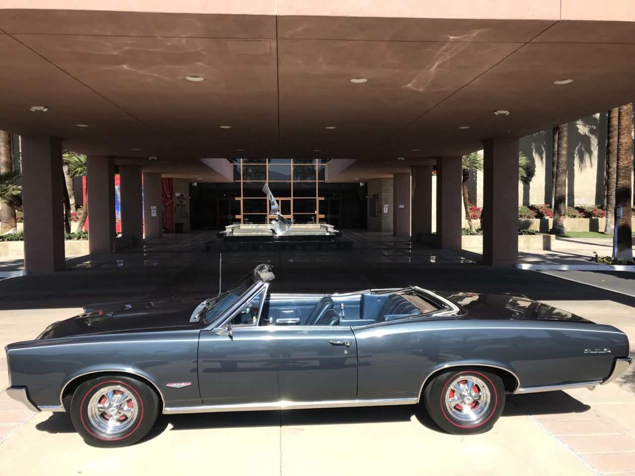 Palm Springs Classic Car Rental - Weddings, Photoshoots, Movie